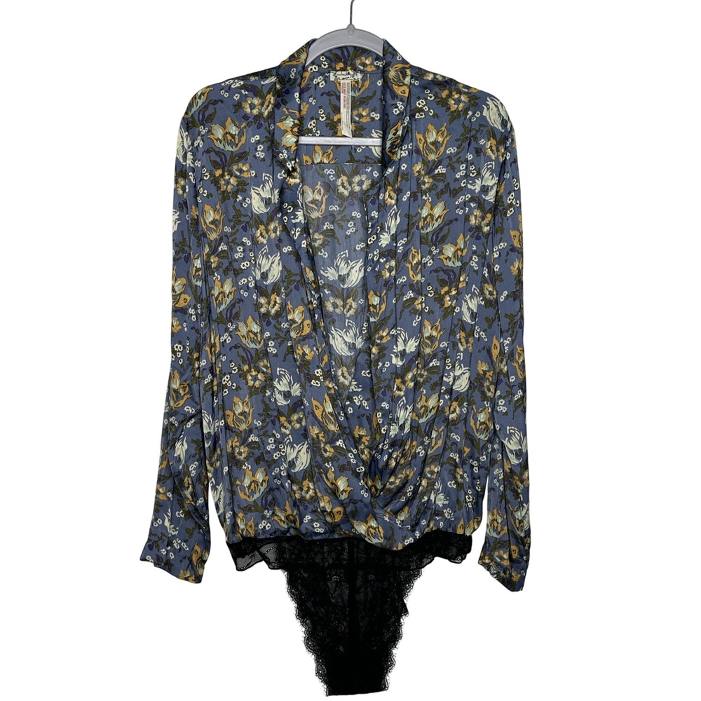 Free People Elsa Flowy Wrap Bodysuit Size Medium Blue Floral Lace Trim‎ NWOT